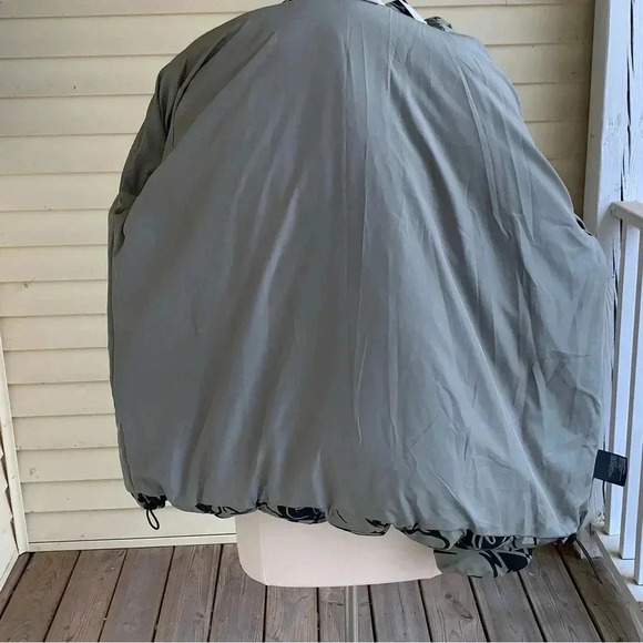 NWT H&M x Warner Bros Looney Tunes Sylvester Oversized Puffer hard find RARE - Picture 8 of 11